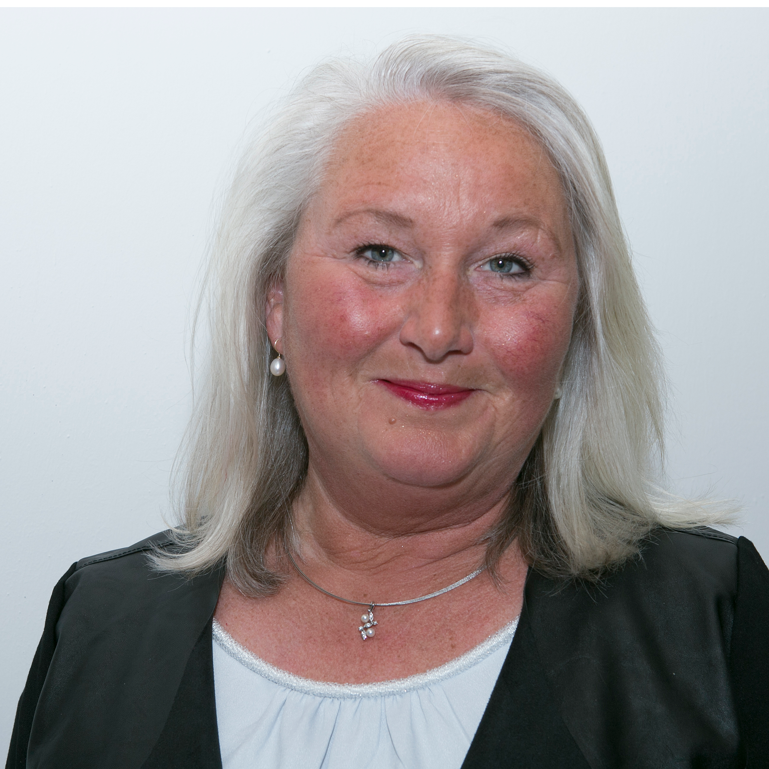 Martina von der Forst (Administration / Fahrzeugzulassungen) - Auto Himmels GmbH